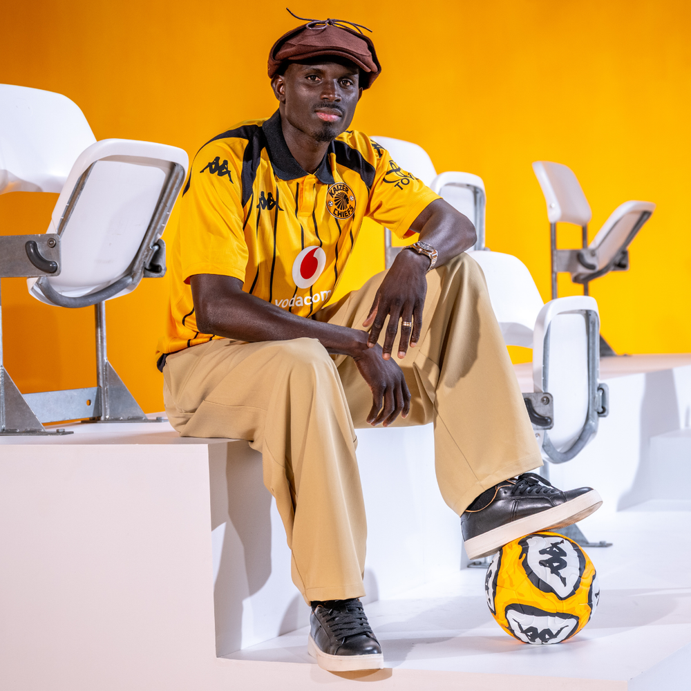 Yellow Men's Kaizer Chiefs Football Shirt with Vertical Stripes 02