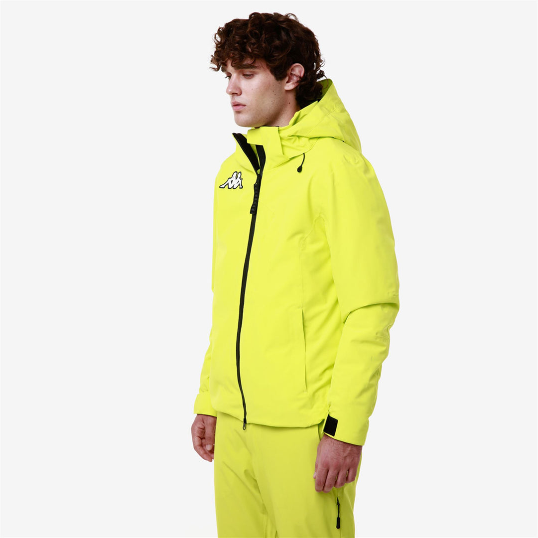 Veste de ski rembourrée jaune pour homme, coupe ajustée, avec protection imperméable main