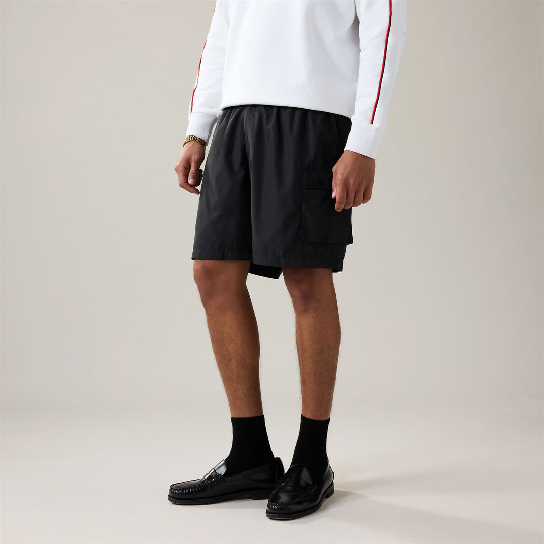 Pantaloncini sportivi da uomo neri, vestibilità comoda con elastico in vita. main