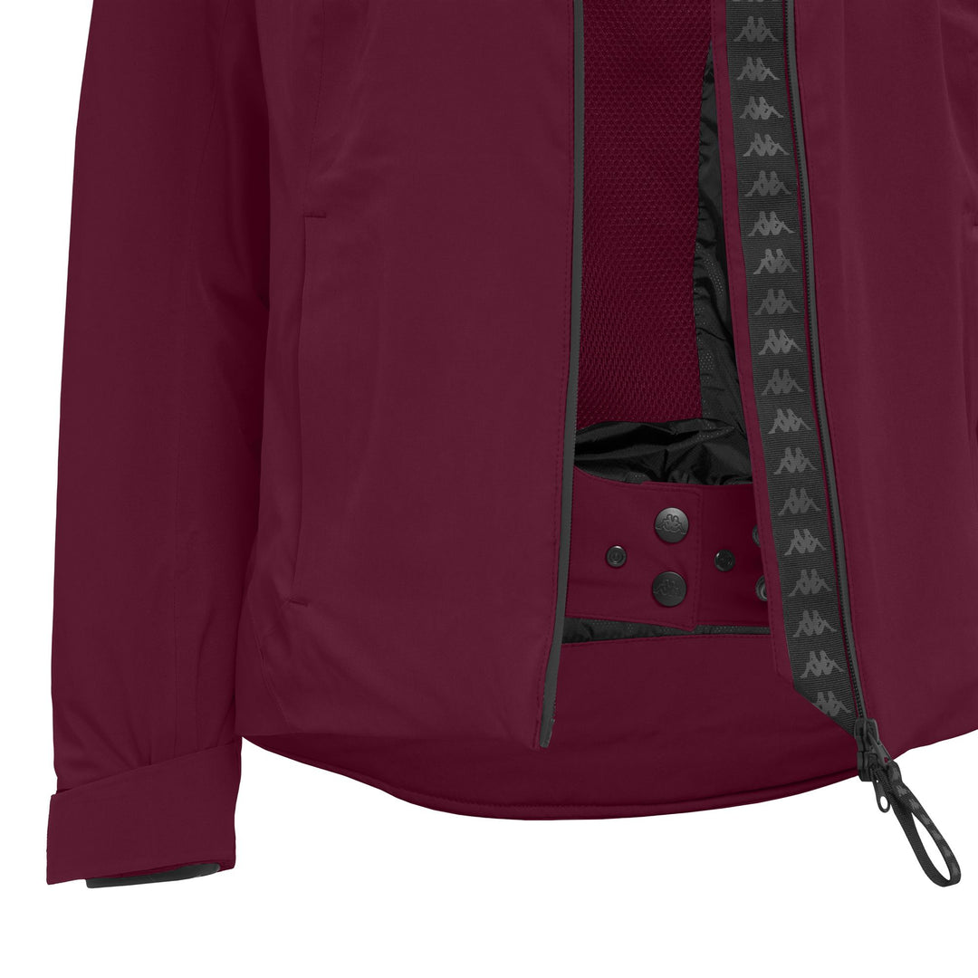 Veste de ski rembourrée rouge pour femme, coupe ajustée, avec protection imperméable main