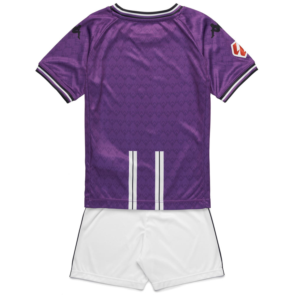 Conjunto de fútbol KOMBAT para niño Violet con pantalón corto y camiseta 02