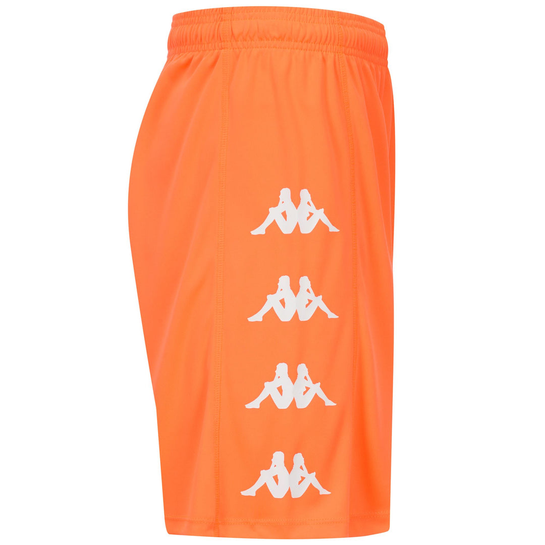 Pantalones cortos de fútbol de entrenamiento Kappa para hombre en color naranja con inserción lateral main
