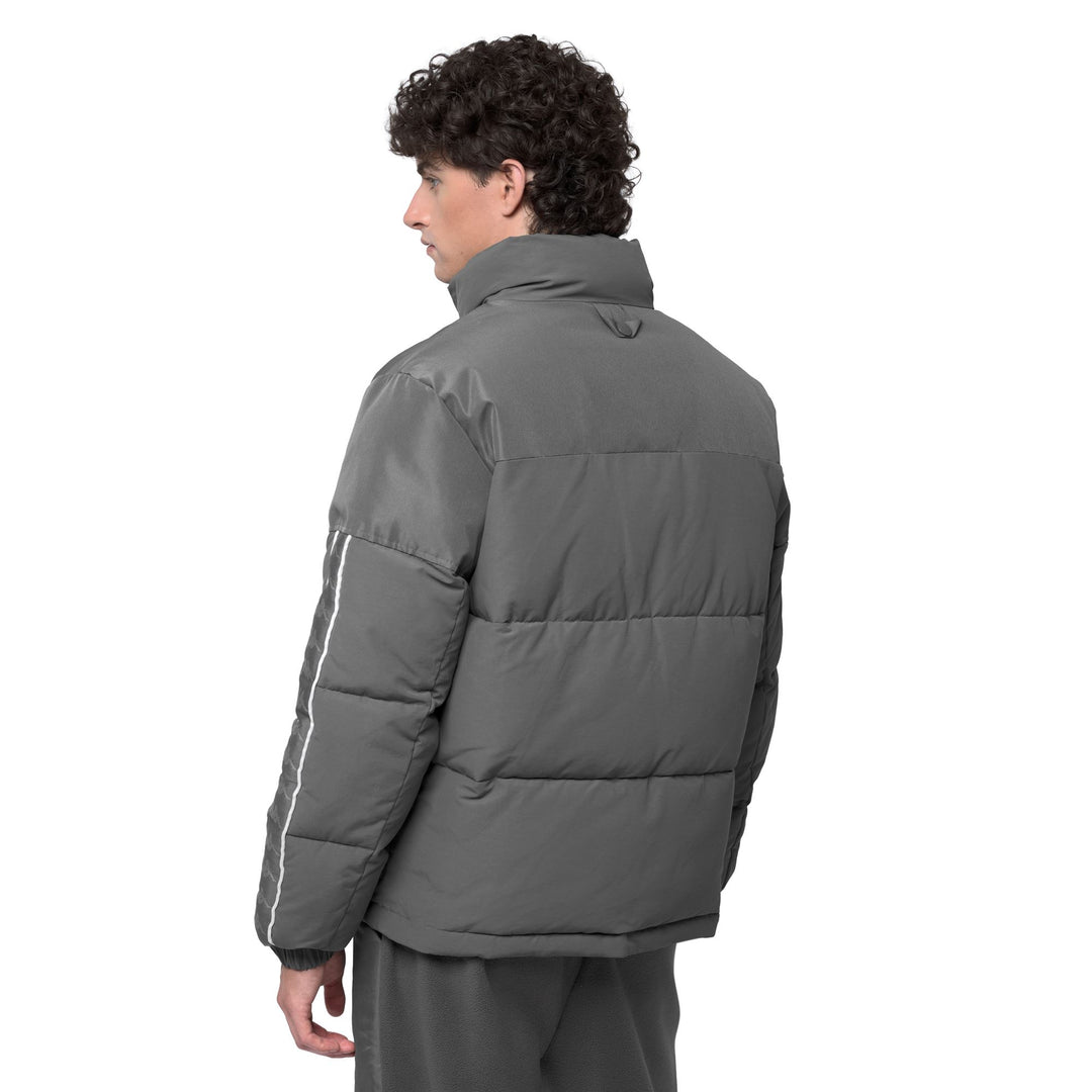 Chaqueta deportiva de corte cómodo para hombre, color gris, con acolchado Repreve. main