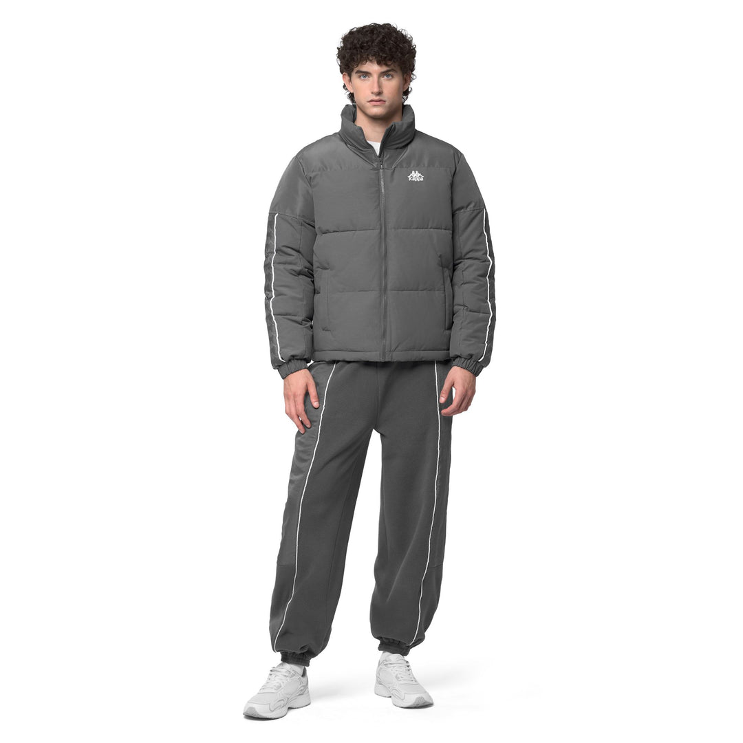 Veste mi-longue de sport grise pour homme, coupe confort, avec rembourrage Repreve main