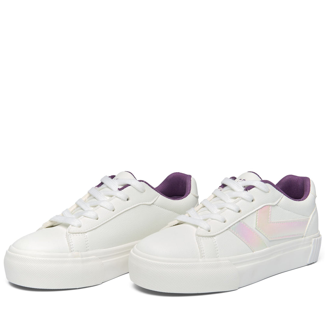 Baskets basses grises et violettes pour fille main