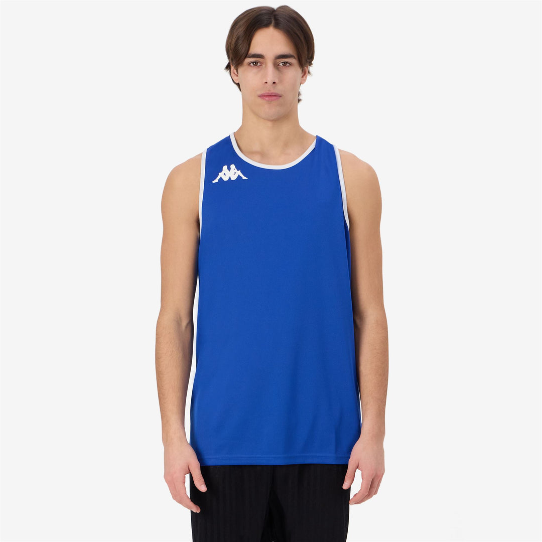 Débardeur de basketball bleu pour homme, coupe classique. main