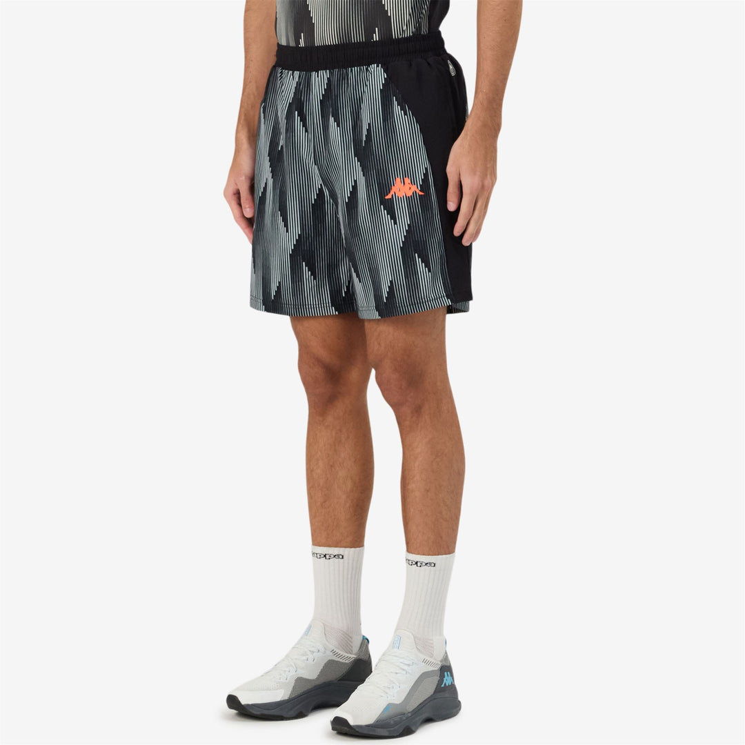 Black Men's Regular Fit Training Shorts in Woven Stretch Fabric main