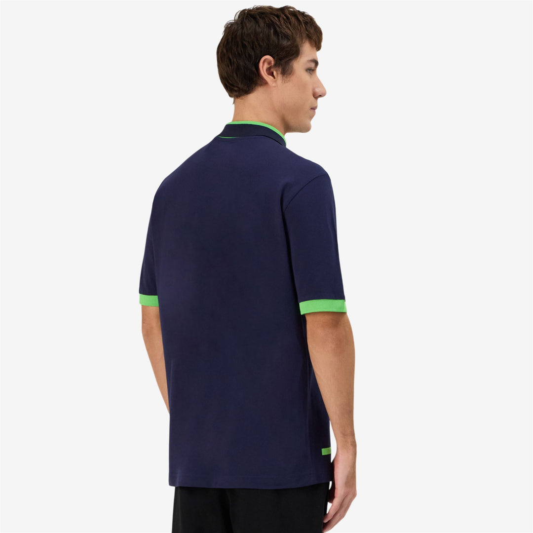 Polo deportivo azul neón para hombre con detalles en contraste main