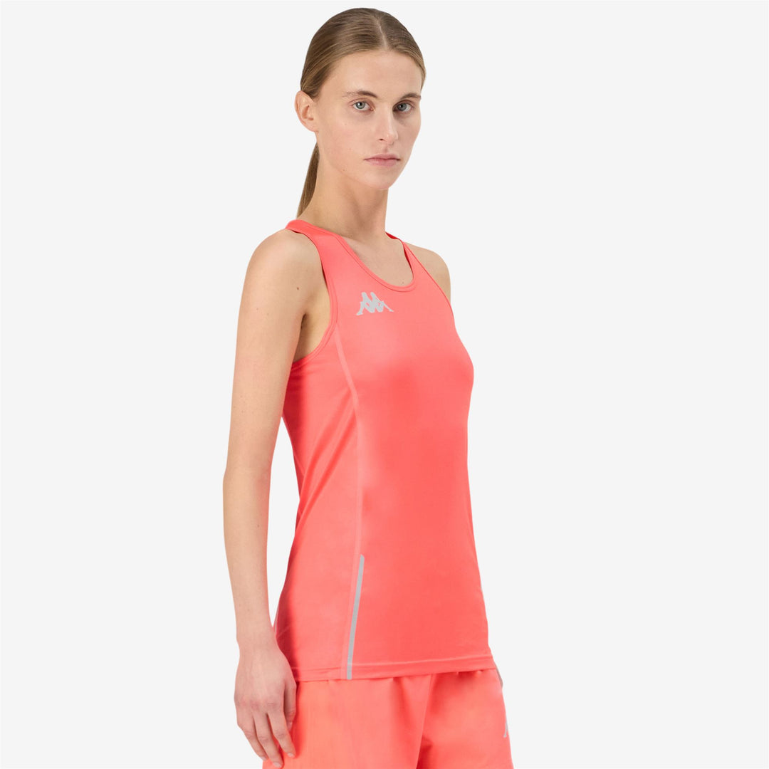 Canotta sportiva attillata da donna color corallo neon main