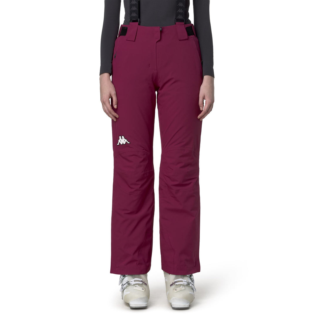 Pantalon de ski rouge isolé pour femme avec protection imperméable 01