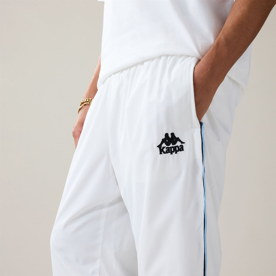 Pantaloni sportivi da uomo bianchi con fodera in rete e vita elasticizzata 01