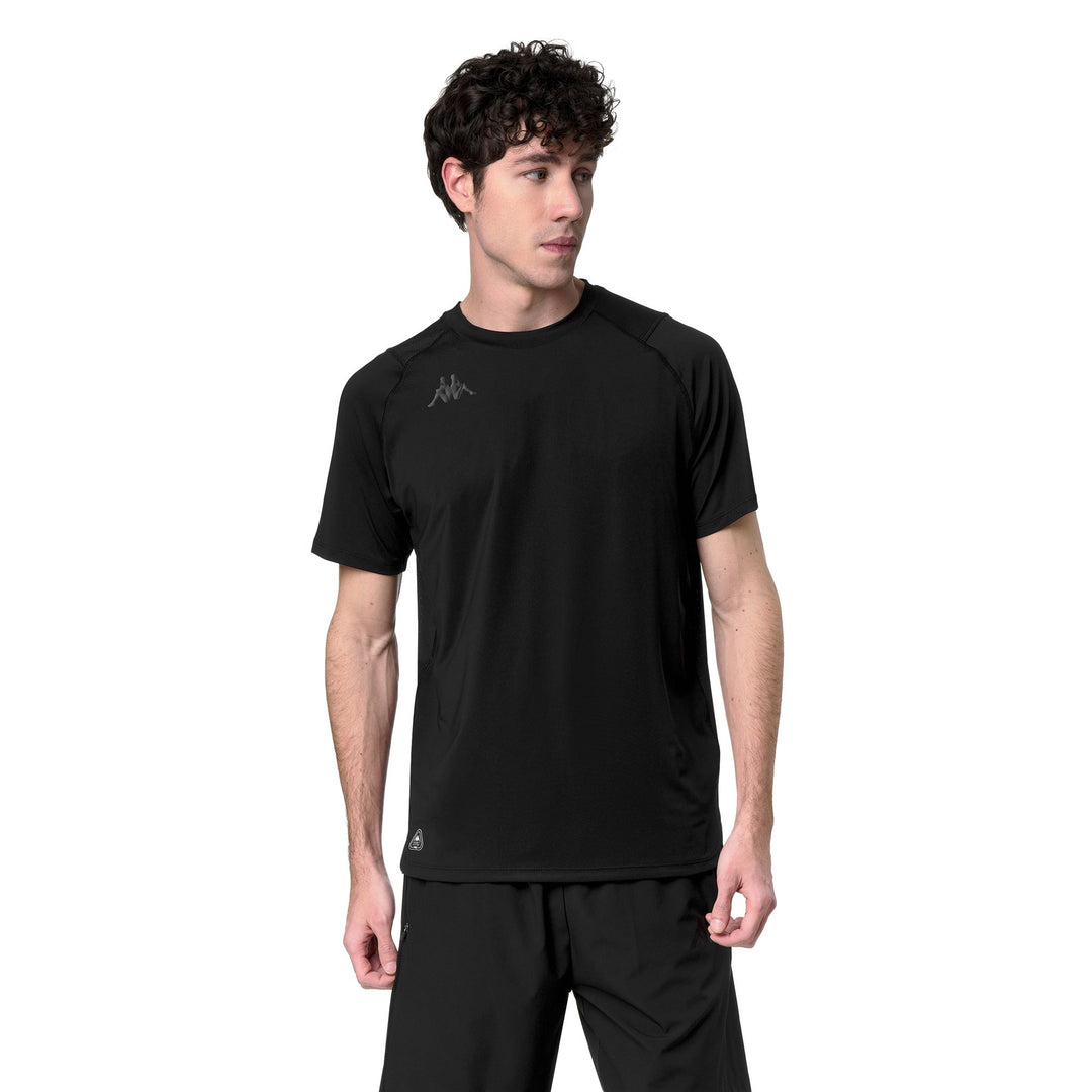 Black Men's Regular Fit Training T-Shirt in Stretch Jersey Fabric 01