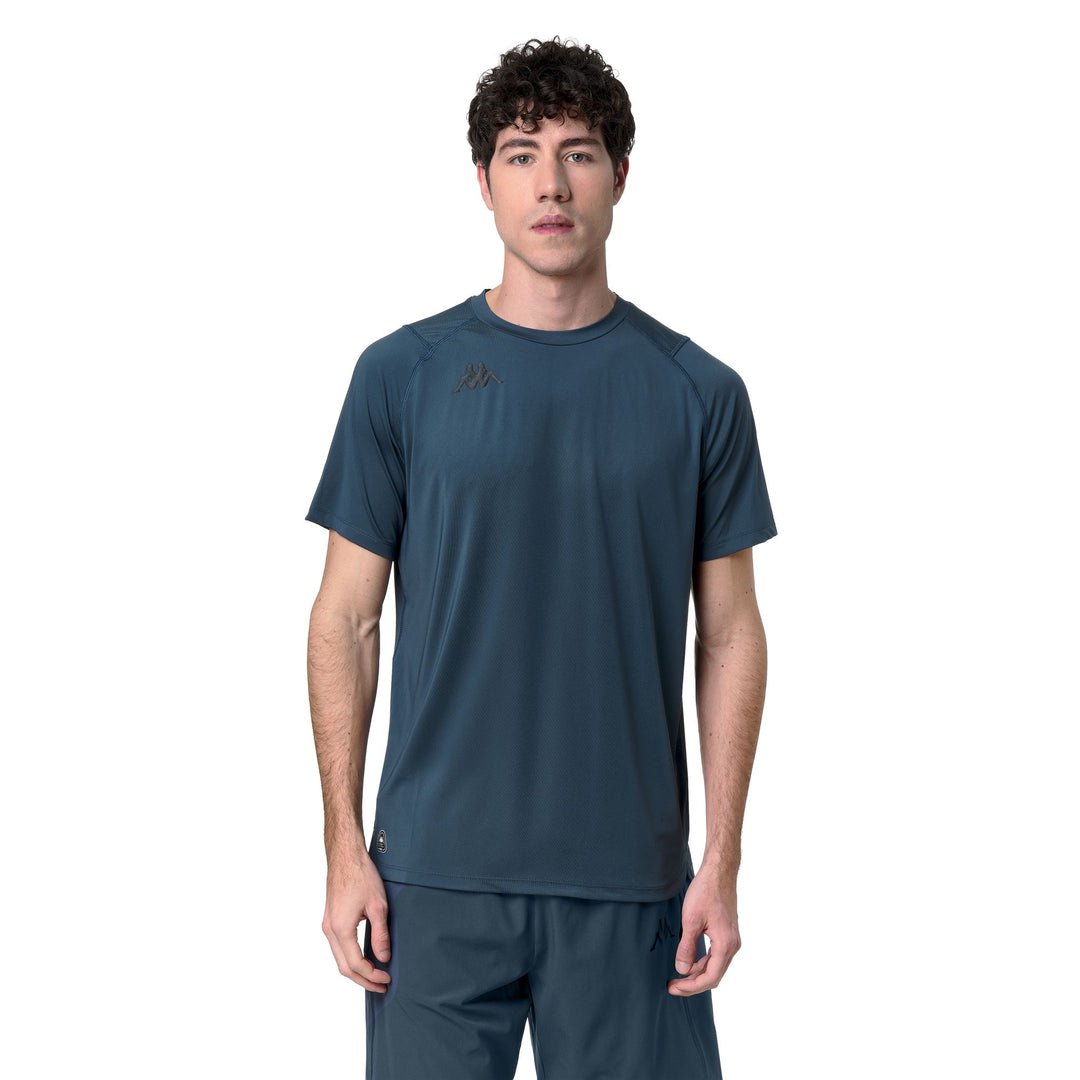 Camiseta de entrenamiento elástica para hombre de corte regular color azul 01