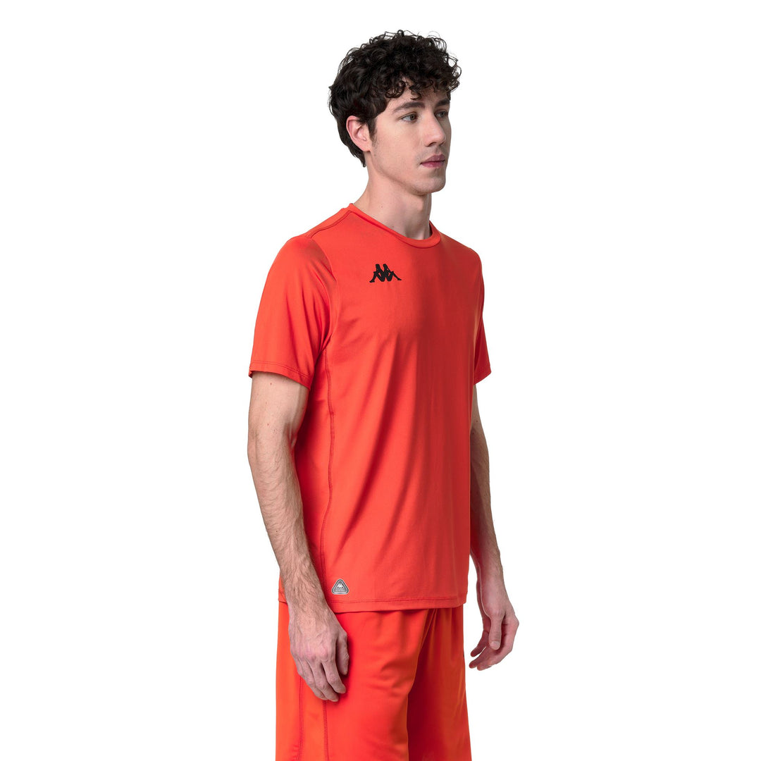 T-shirt de sport extensible orange pour homme, coupe classique, idéal pour l'entraînement main