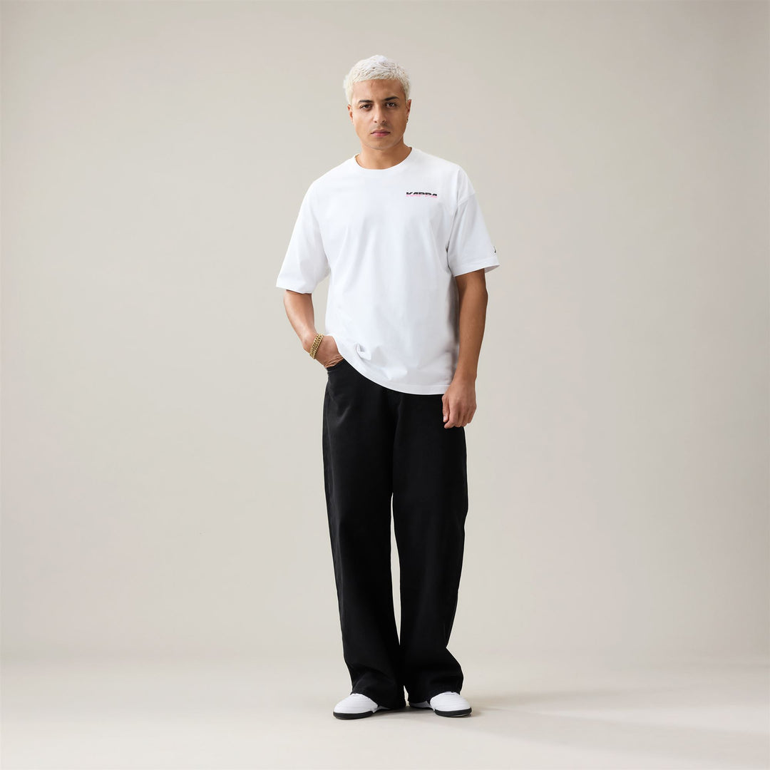 T-shirt sportiva da uomo bianca, vestibilità comoda, in cotone biologico. main