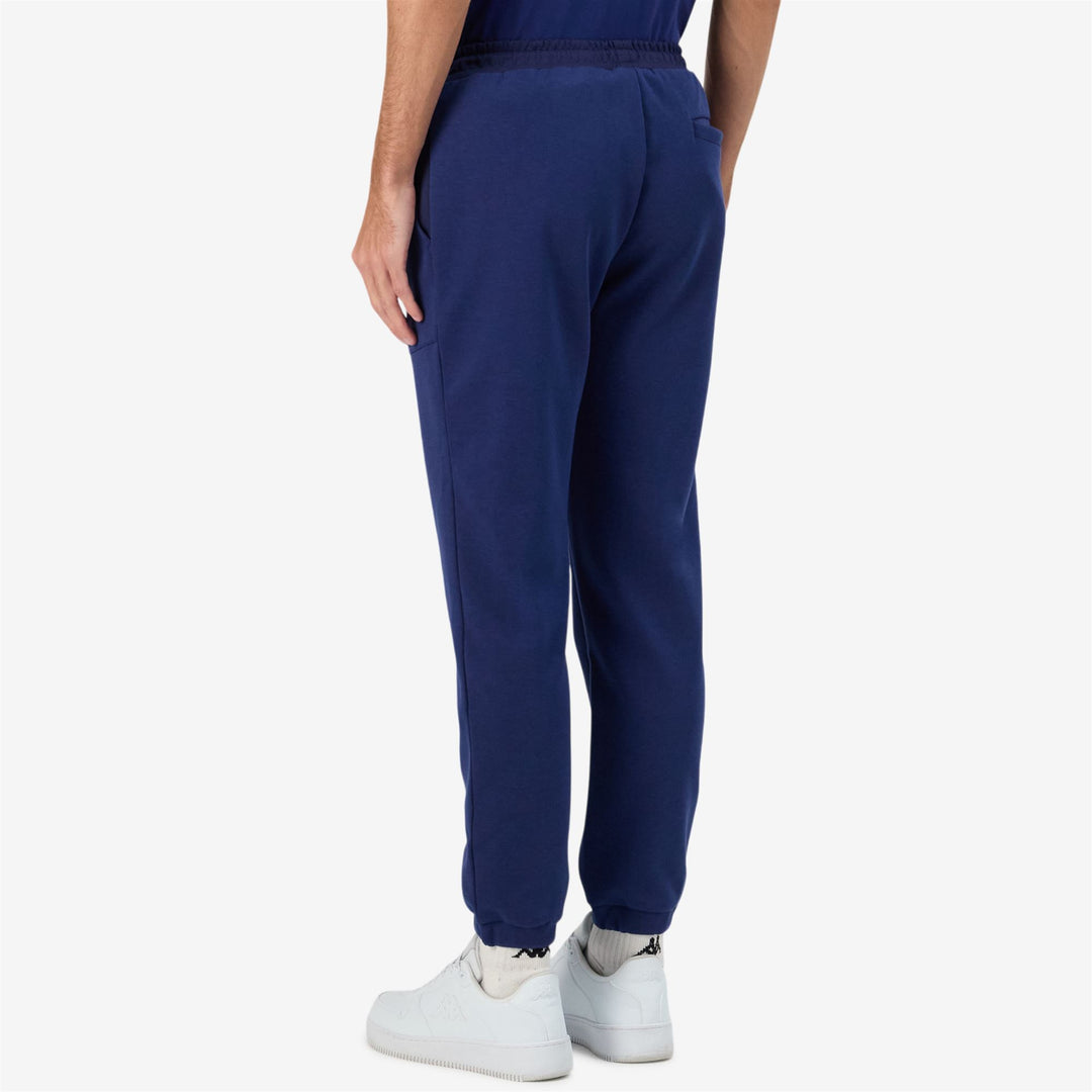 Pantalón deportivo de entrenamiento para hombre azul marino con bolsillos cargo main