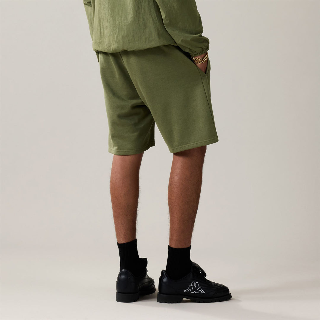 Pantaloncini sportivi da uomo verdi, vestibilità regolare, in cotone biologico. main