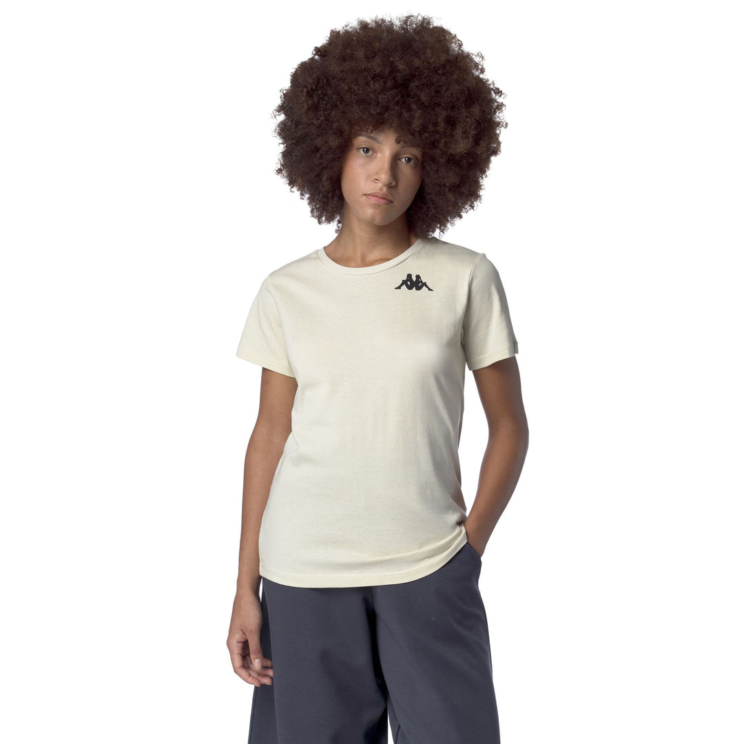 White Women's Regular Fit T-Shirt with Mesh Insert for Training 01