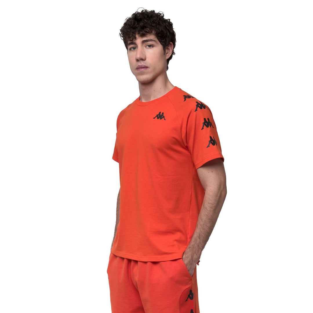 Camiseta naranja de hombre de corte regular con inserción de malla transpirable main