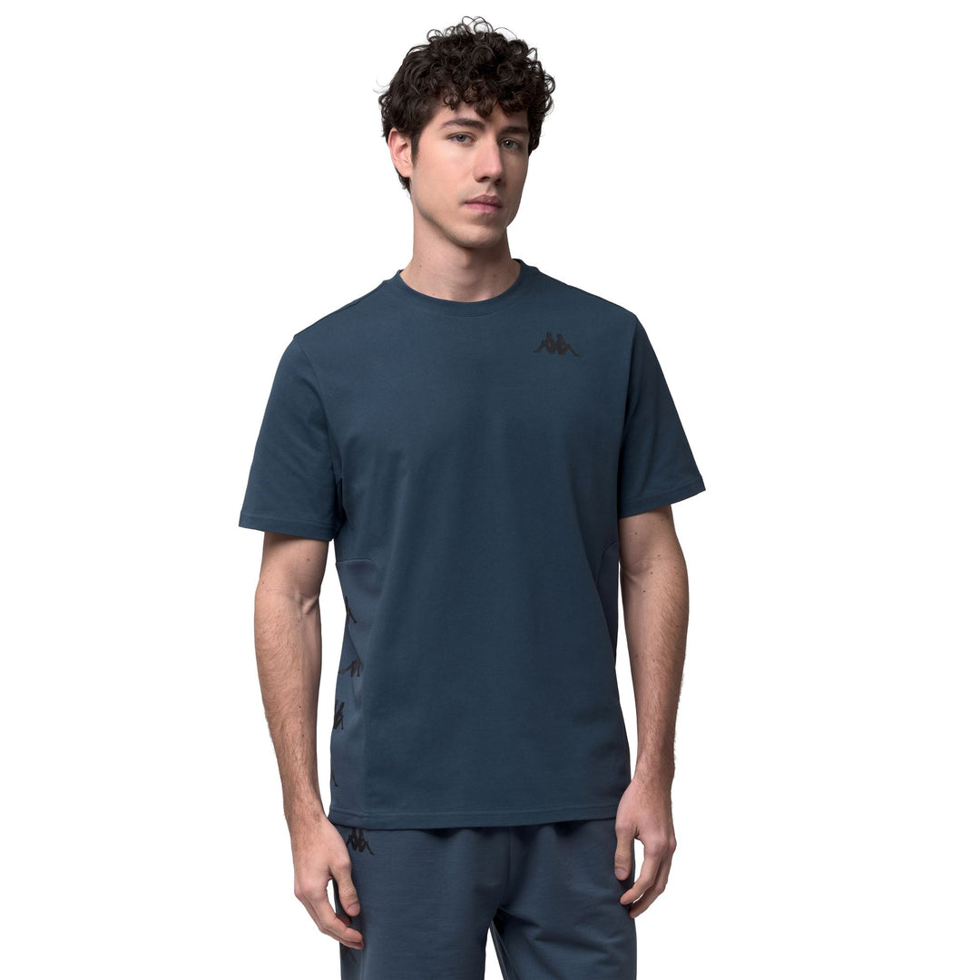 T-shirt blu da uomo a vestibilità regolare con inserto in rete traspirante per l'allenamento main