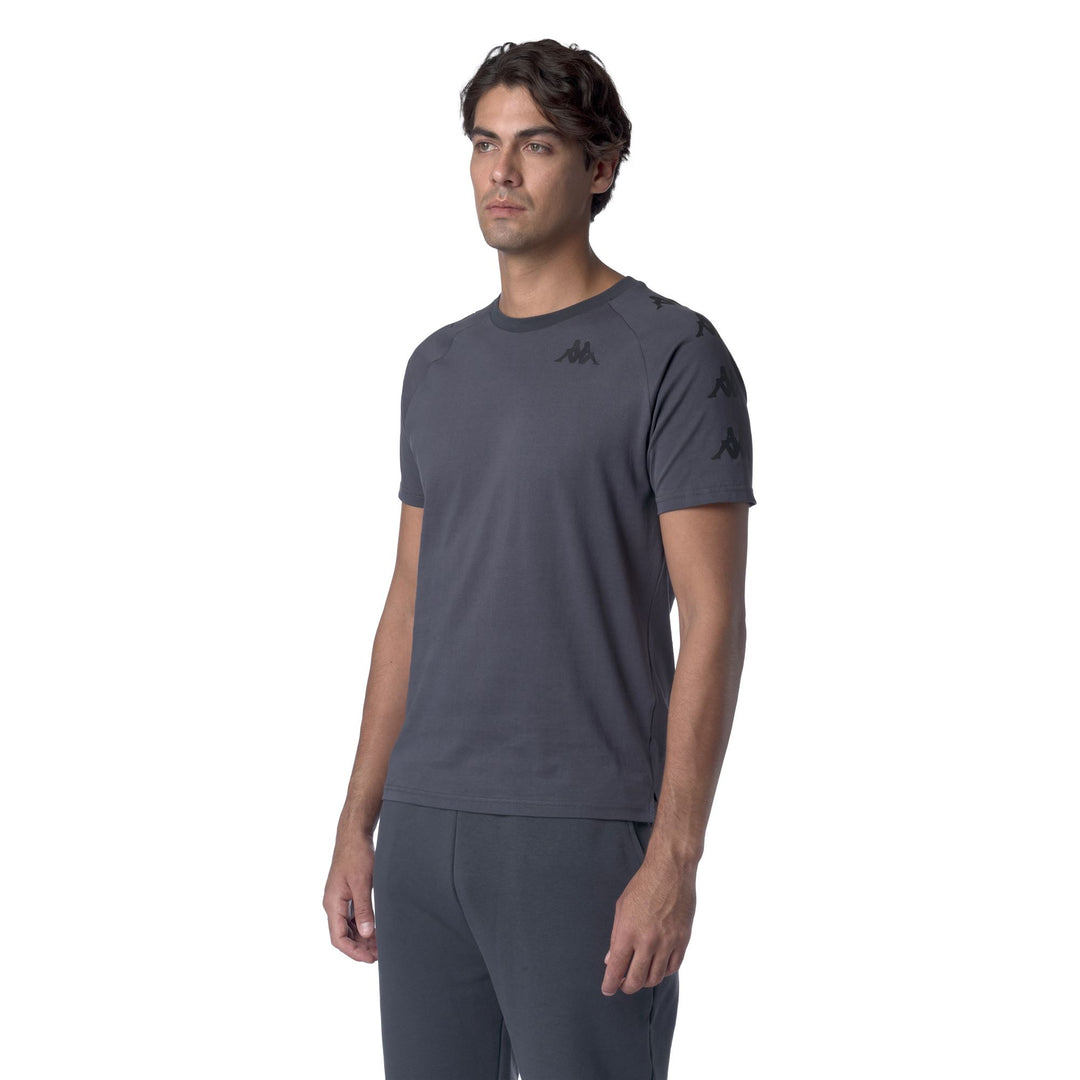 Camiseta de algodón gris de corte regular para hombre con logotipo de Omini main