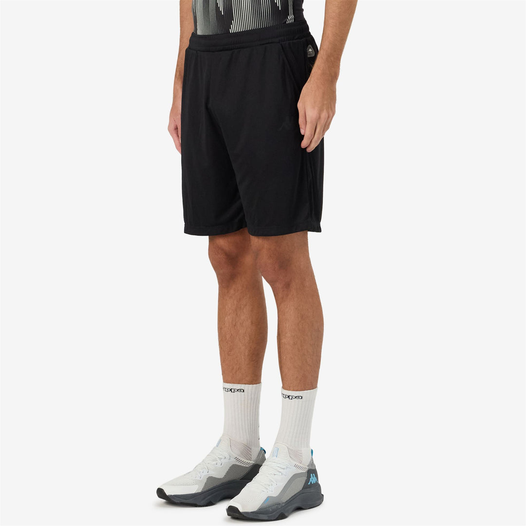 Pantaloncini da allenamento leggeri in poliestere vestibilità regular da uomo neri main