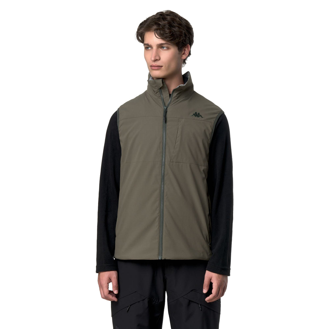 Green Men's Padded Outdoor Vest with Water Protection 01