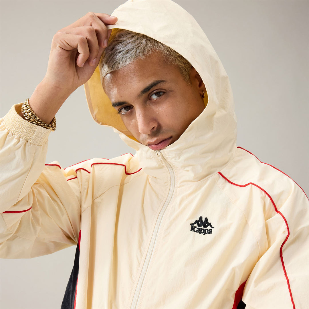 Sudadera deportiva beige de corte cómodo para hombre con inserciones de malla main