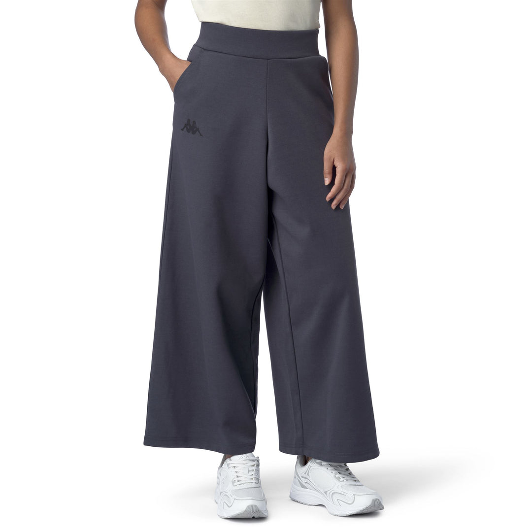 Pantalón deportivo gris de corte regular para mujer en tejido interlock main