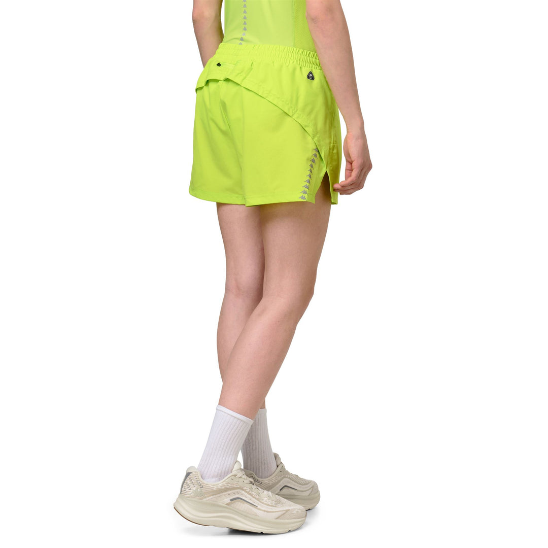 Short de sport vert pour femme, coupe classique, avec slip intérieur en maille main