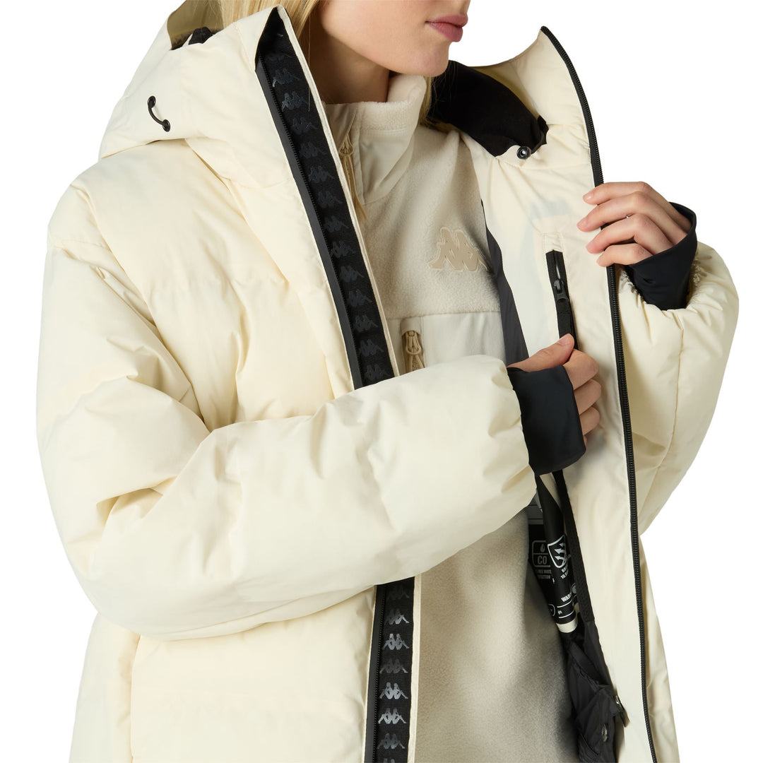 Chaqueta de esquí beige para mujer con aislamiento térmico y protección impermeable. main