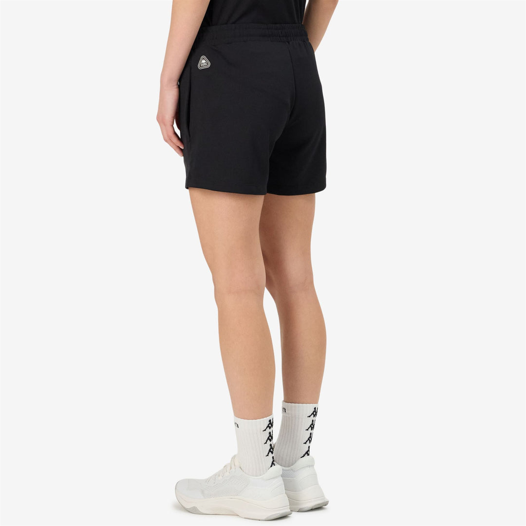 Pantaloni Corti Sportivi da Allenamento Donna Neri con Tasche Laterali main