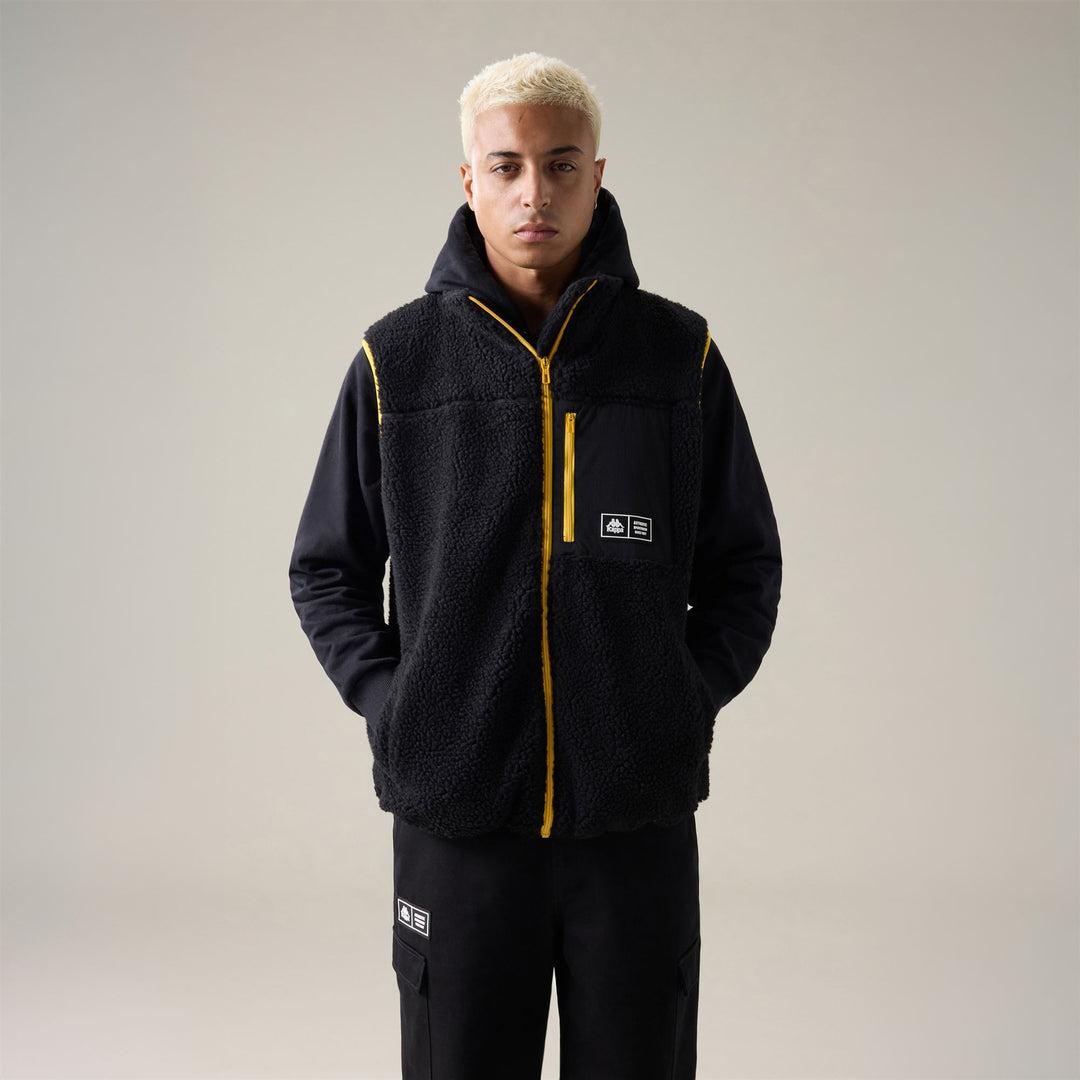 Black Men's Fleece Vest with Zip and Pockets 01