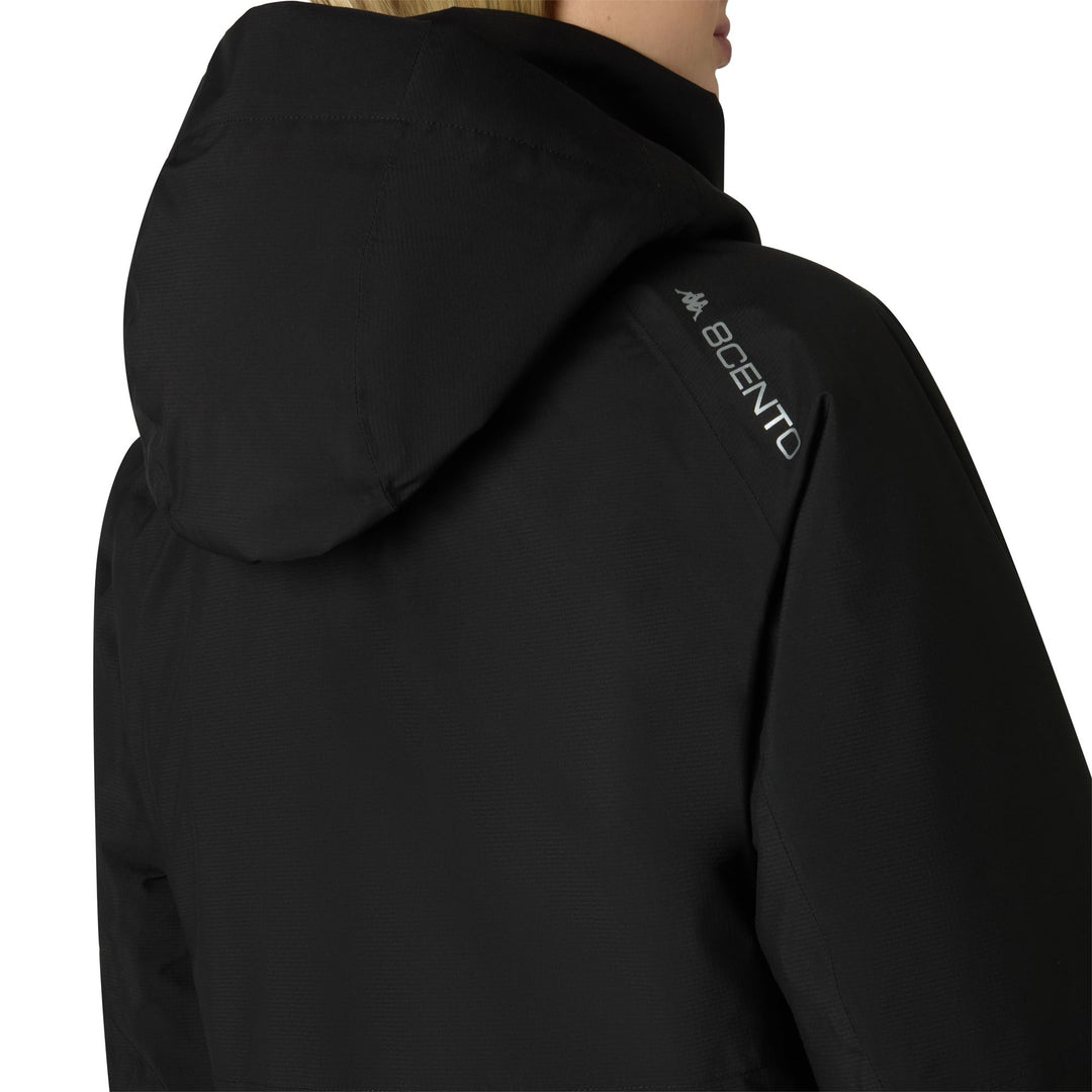 Veste de ski noire isolée pour femme avec protection imperméable main