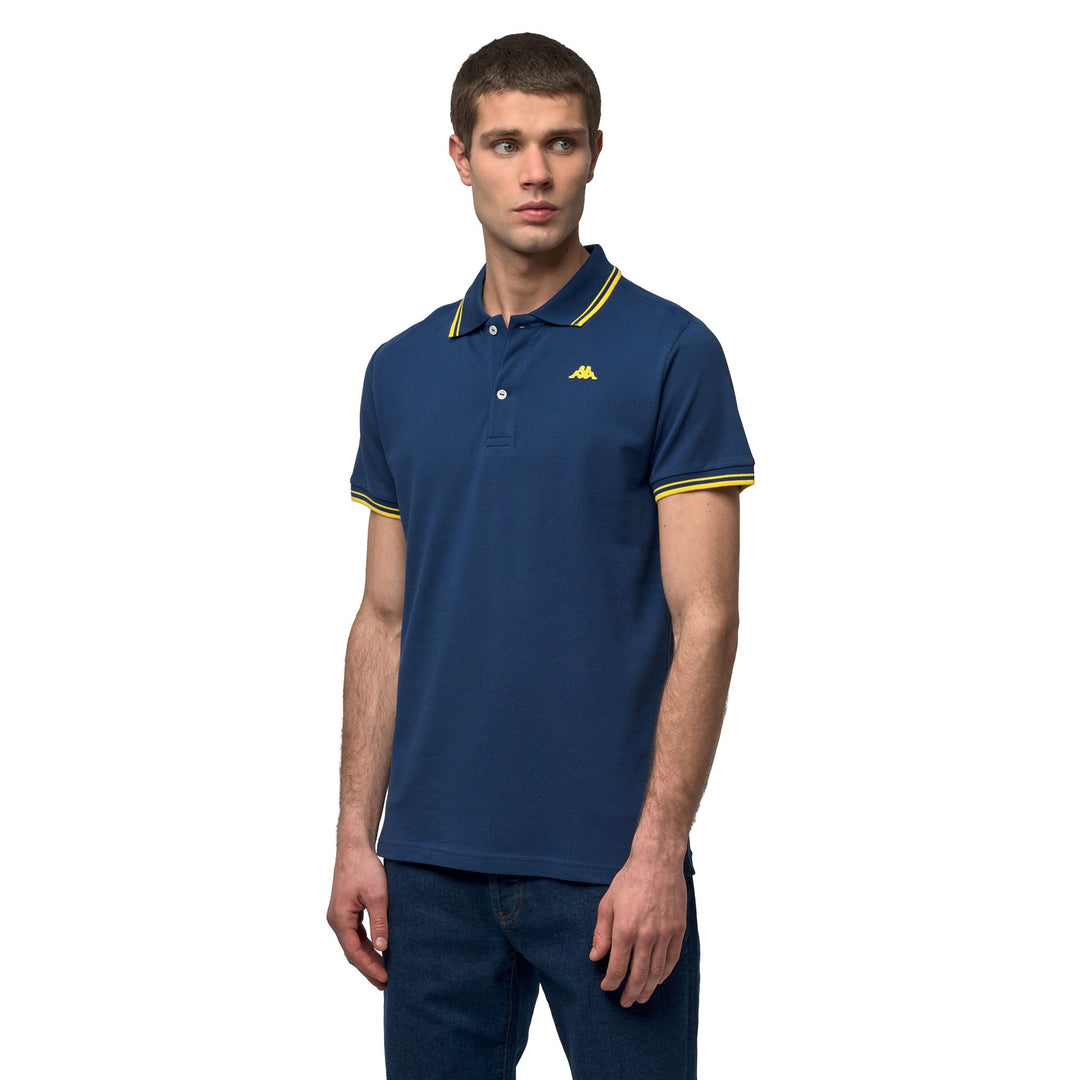 Polo informal de algodón azul de corte entallado para hombre main