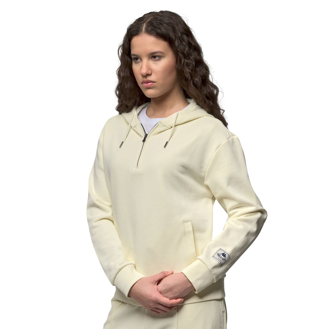 Sweat à capuche décontracté en polaire beige pour femme, coupe classique 01