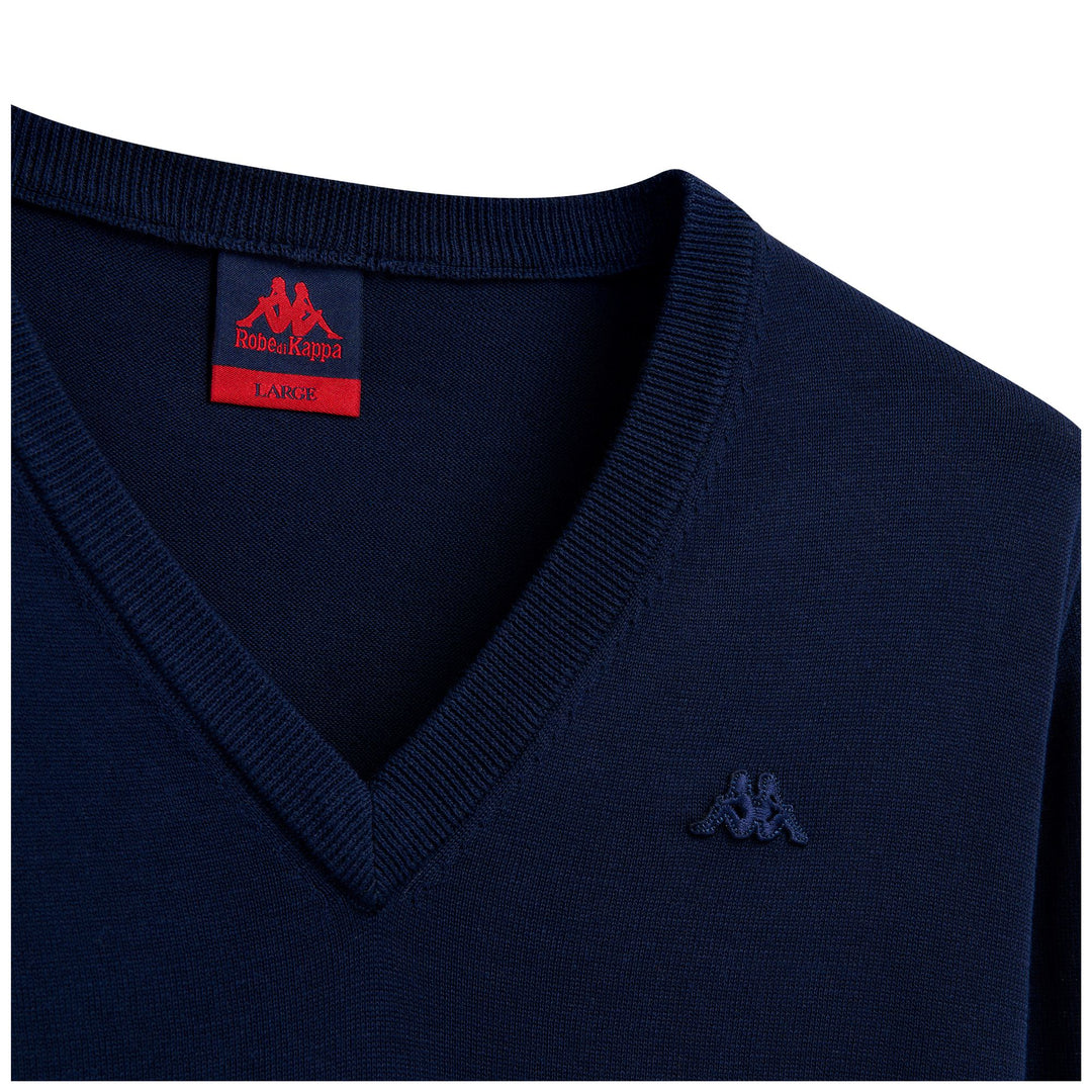Suéter informal de algodón con cuello en V y corte entallado para hombre color azul main