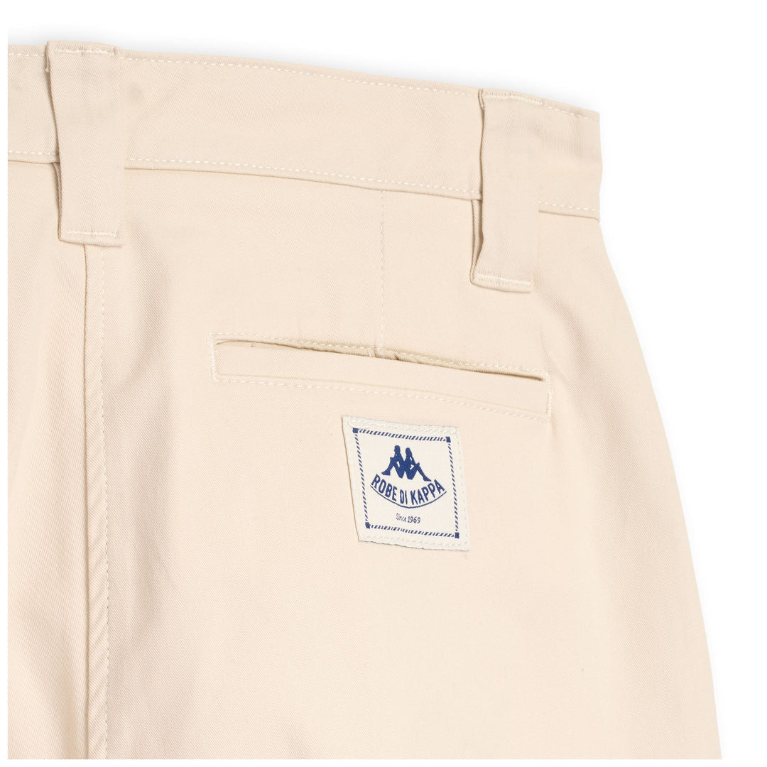 Pantaloni chino beige da donna con vestibilità ampia main
