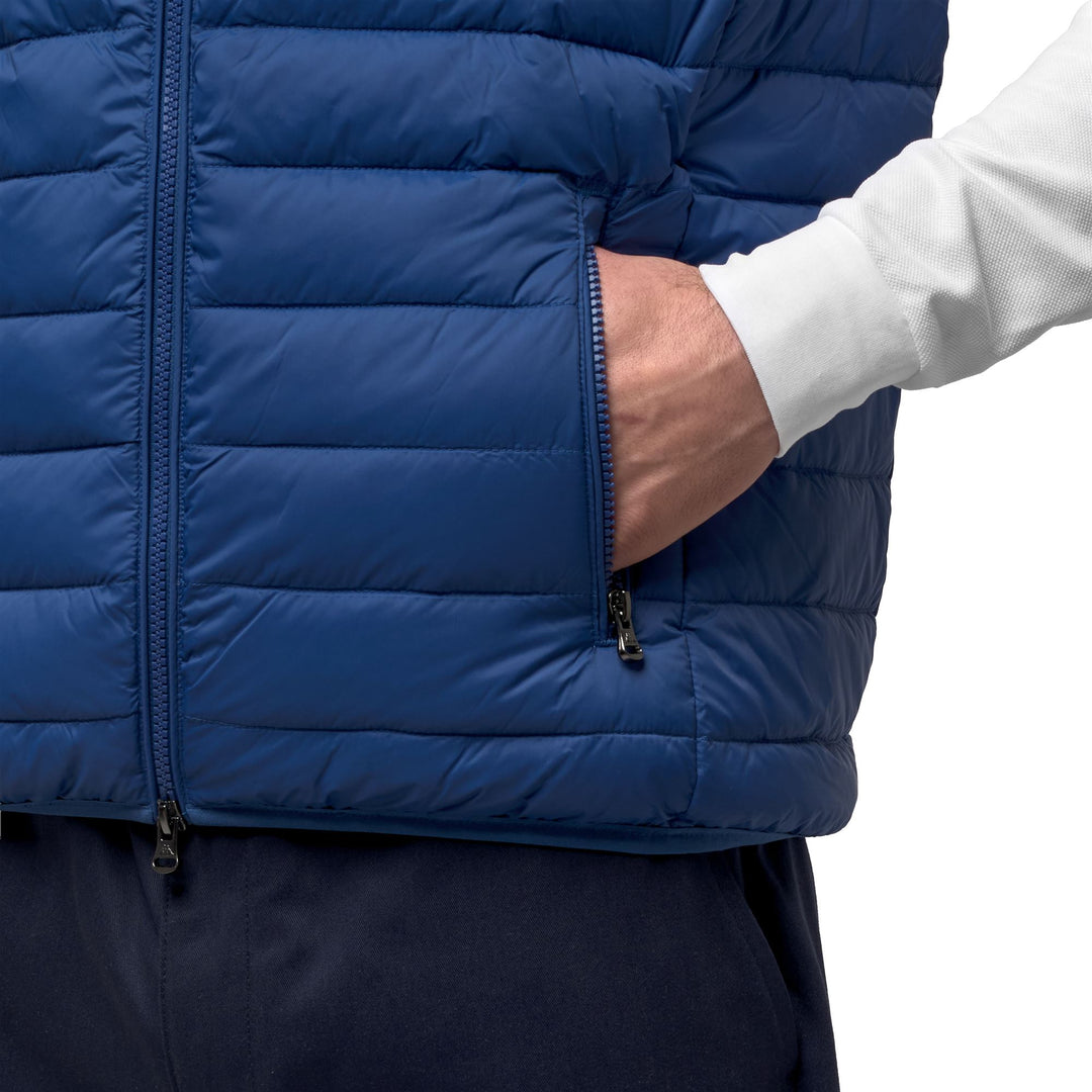 Gilet en nylon bleu pour homme, coupe ajustée et décontractée main
