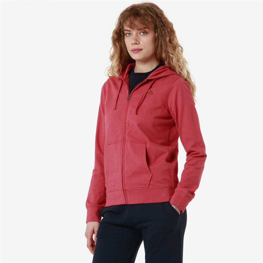 Chaqueta polar clásica para mujer color rojo arándano con cremallera y capucha main