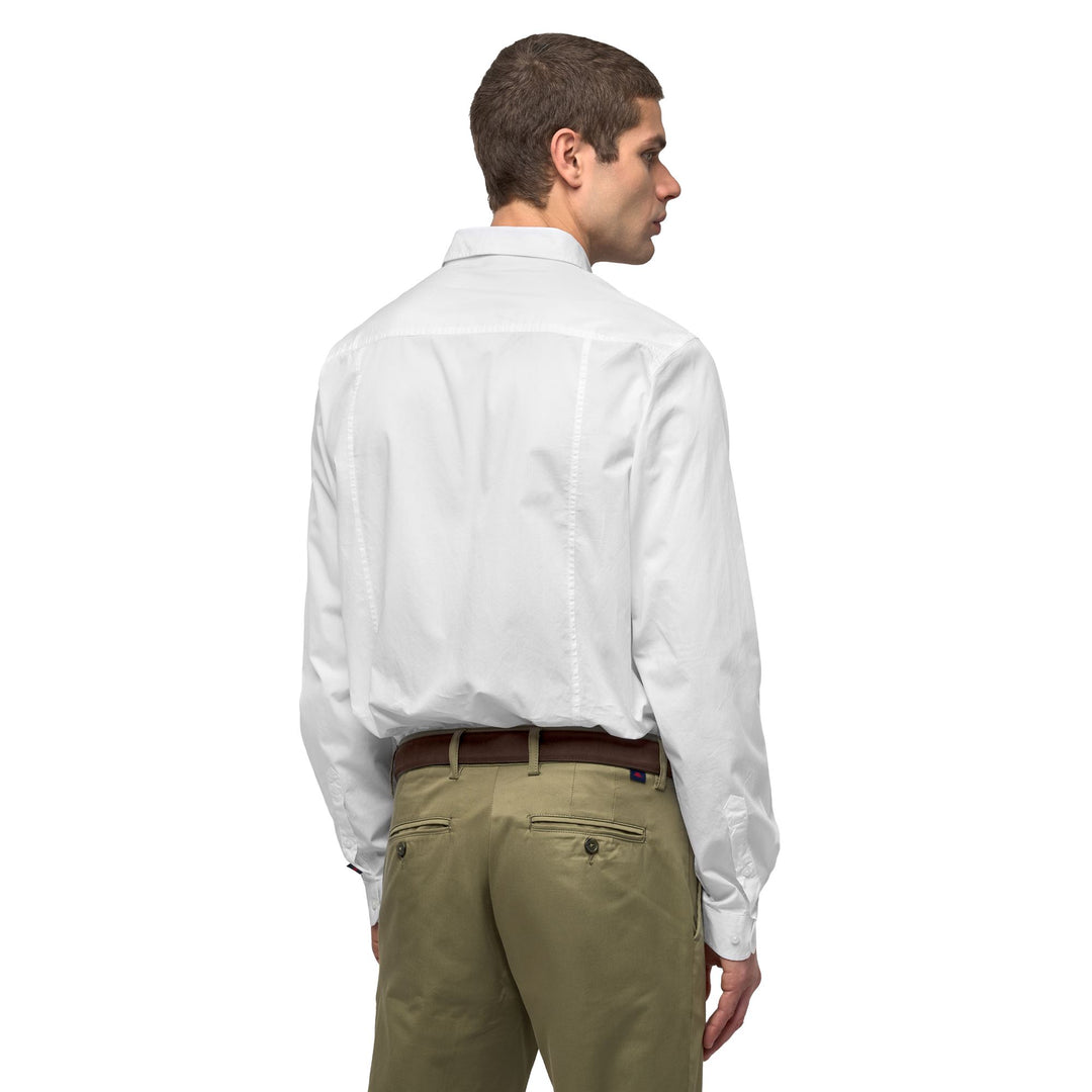 Chemise blanche pour homme, coupe ajustée, manches longues, en coton. main