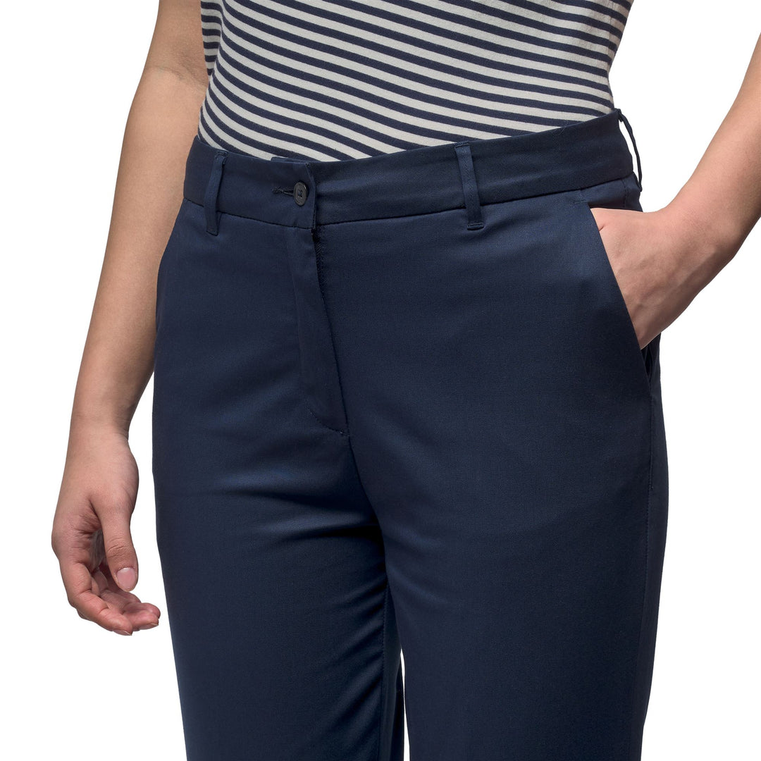 Pantalon chino capri classique bleu pour femme main