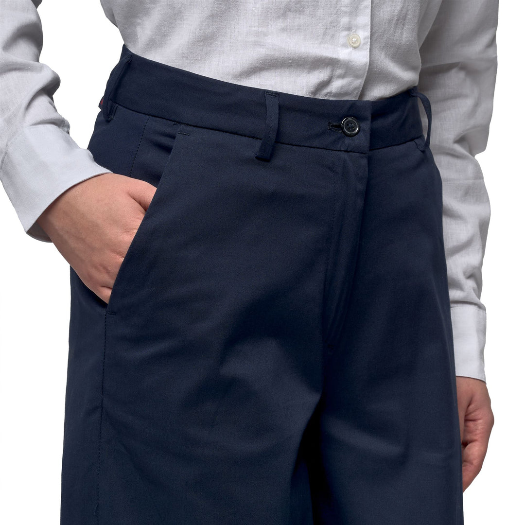 Pantalones chinos casuales de corte ancho para mujer en gabardina cómoda azul main