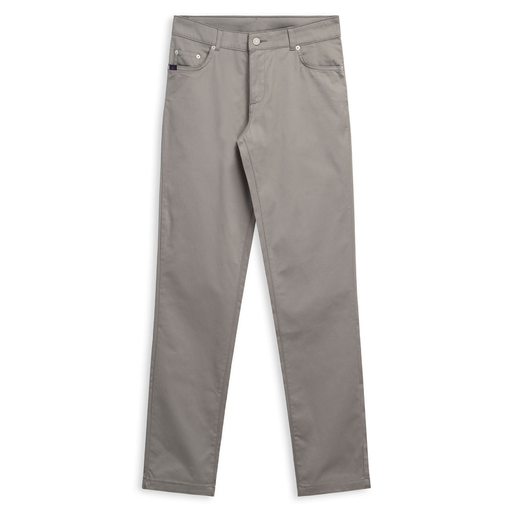 Pantalon 5 poches marron pour homme, coupe slim, en gabardine stretch décontractée. 02