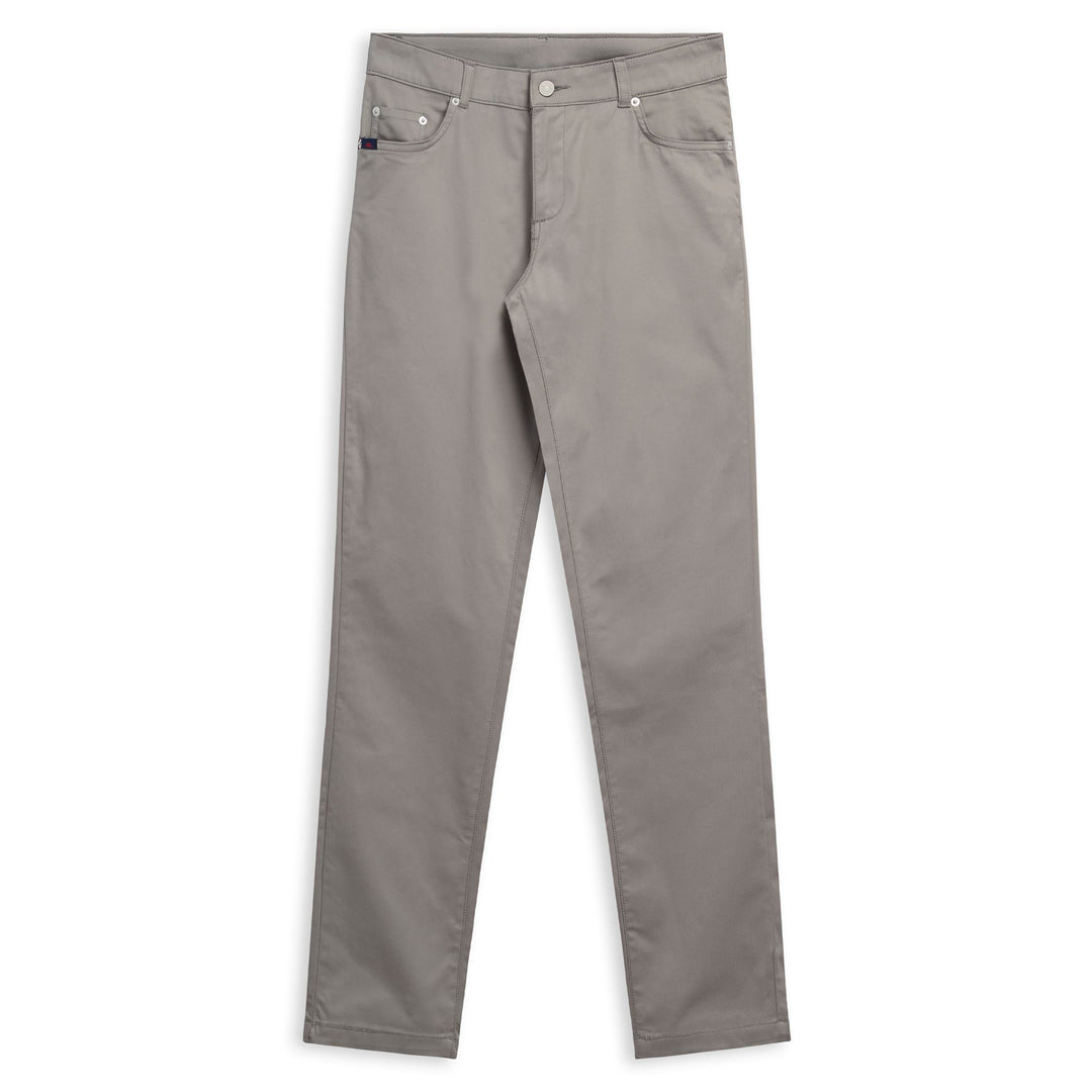 Pantalon 5 poches marron pour homme, coupe slim, en gabardine stretch décontractée. main