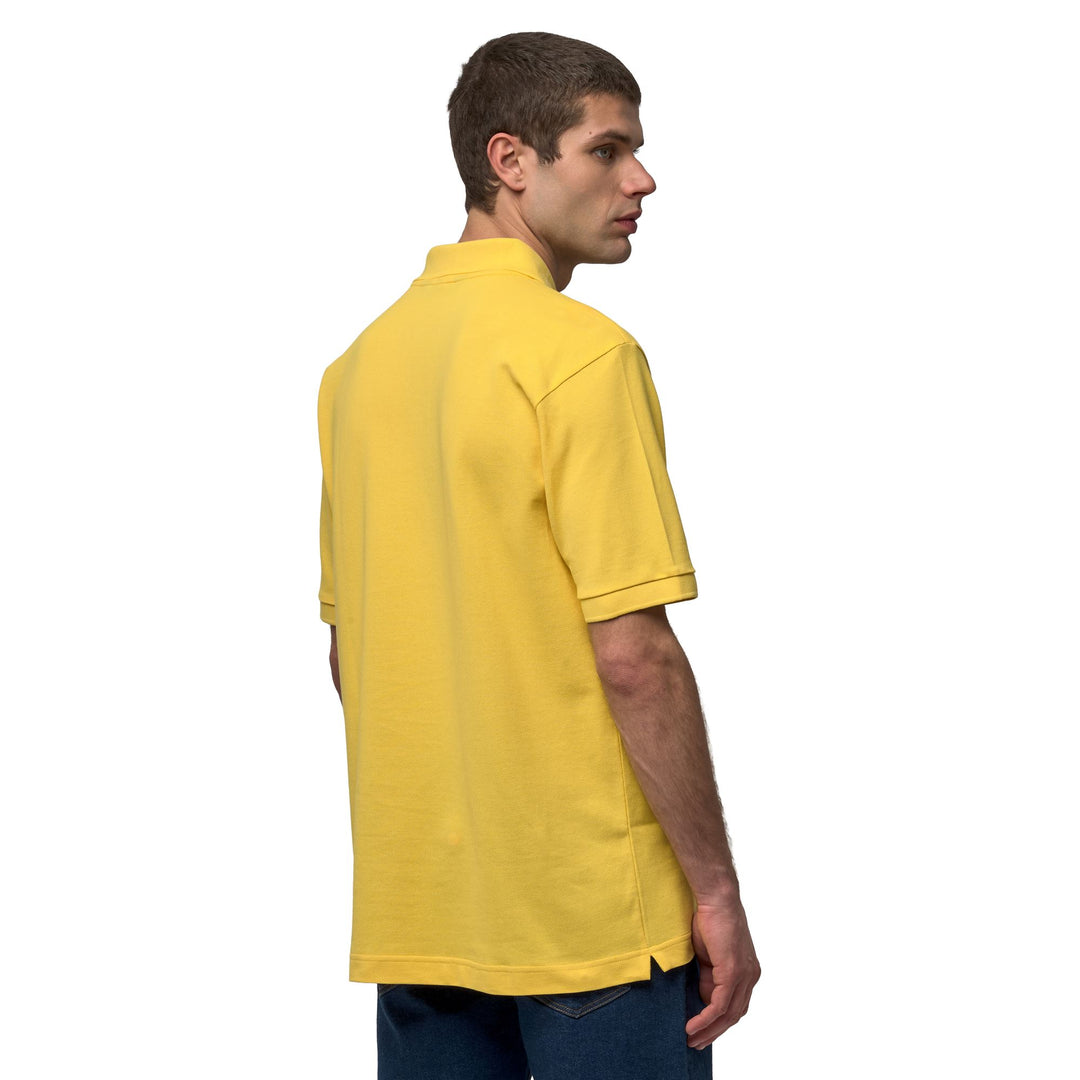 Polo jaune en coton coupe classique pour homme main