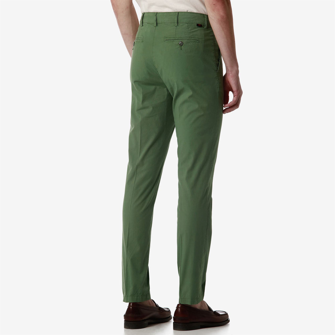 Pantaloni chino skinny fit da uomo in gabardine elasticizzato color verde oliva main