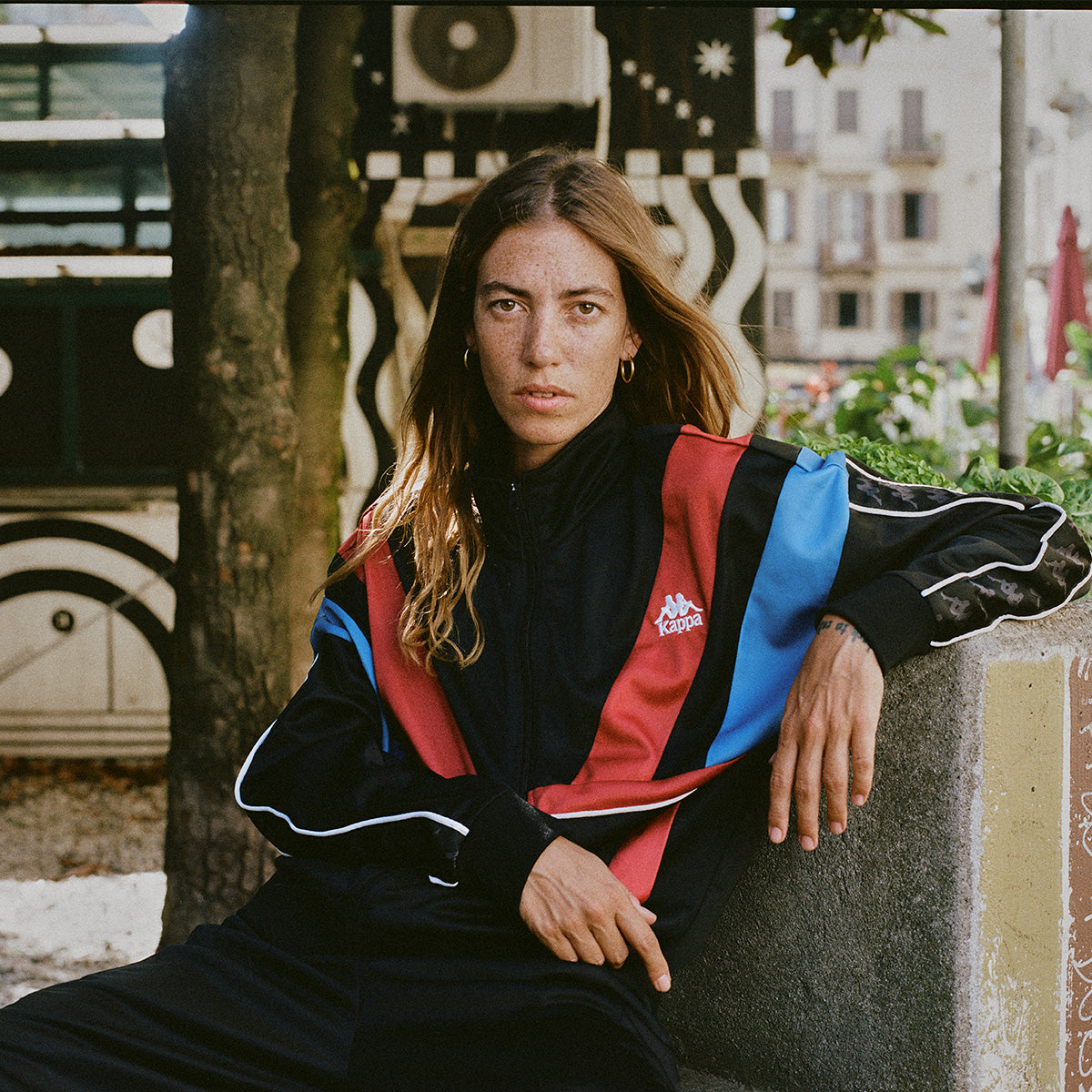 Kappa: 222 BANDA – EL ÍCONO QUE DEFINE EL ESTILO