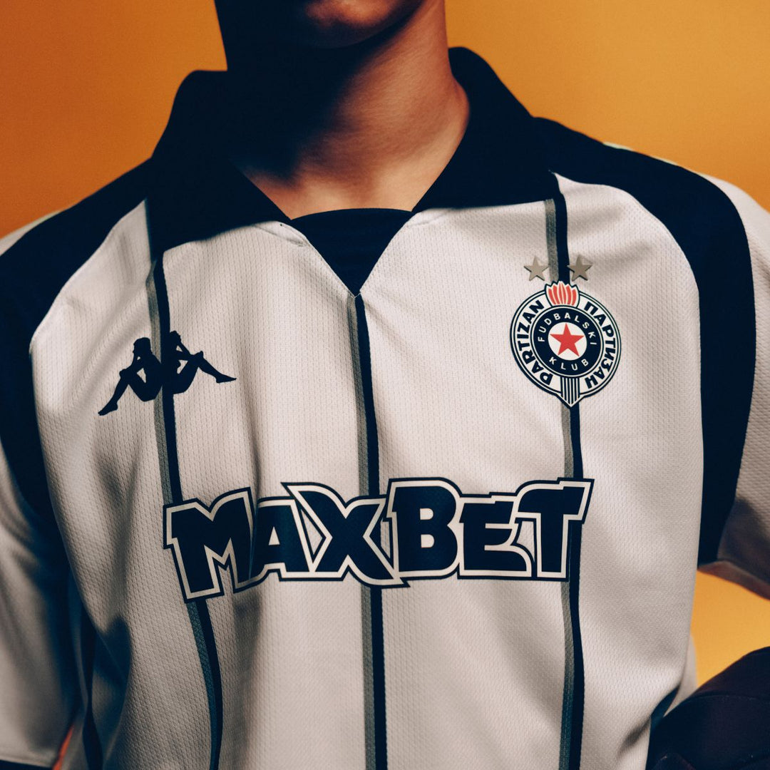 Maglia sportiva da uomo bianca e nera in poliestere riciclato. main